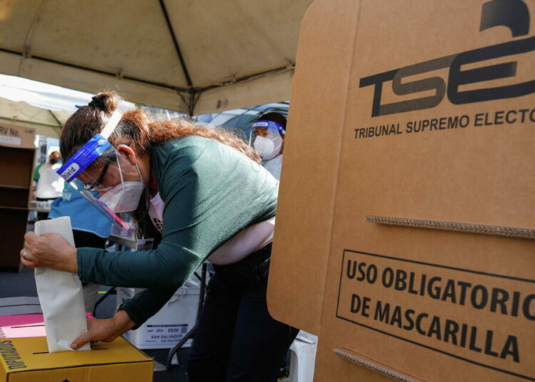 Diáspora votará en línea desde el 6 de enero con DUI con dirección en el extranjero