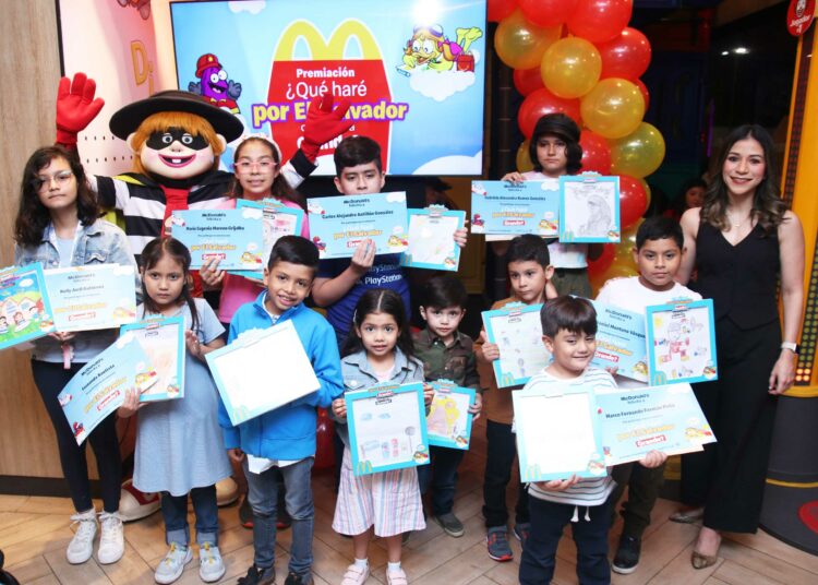 McDonald’s premia a los ganadores del concurso de dibujo «¿Qué haré por El Salvador cuando sea grande?
