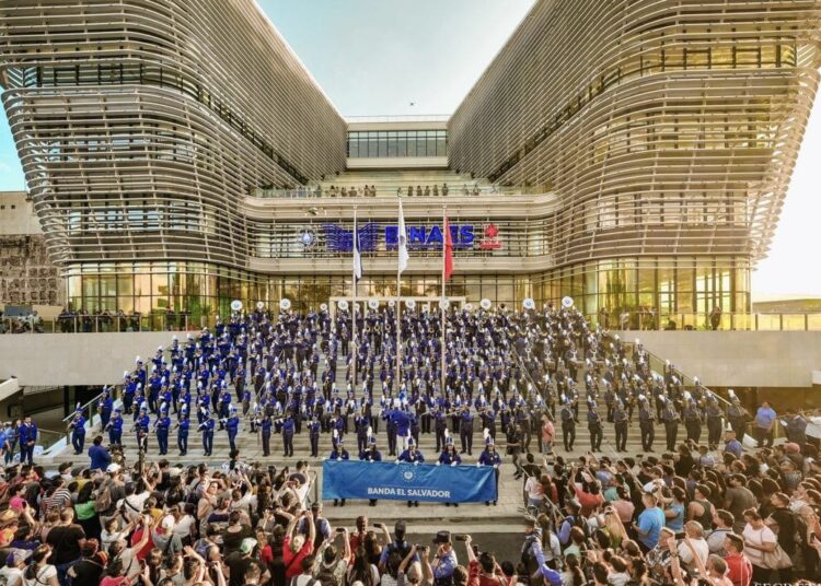 Inician las celebraciones navideñas en el Centro Histórico de San Salvador