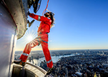 (VIDEO) Jared Leto escaló el Empire State para promocionar la próxima gira de Thirty Seconds to Mars