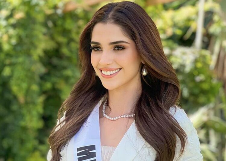 Periodista mexicana denuncia robo de traje típico de Miss México en El Salvador, valorado en 58 mil dólares