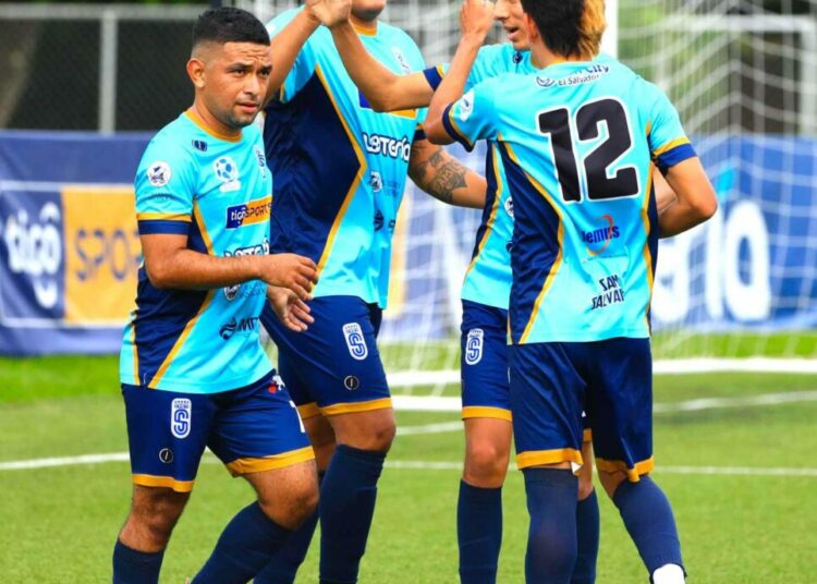 San Salvador se adueña del liderato de la LNF