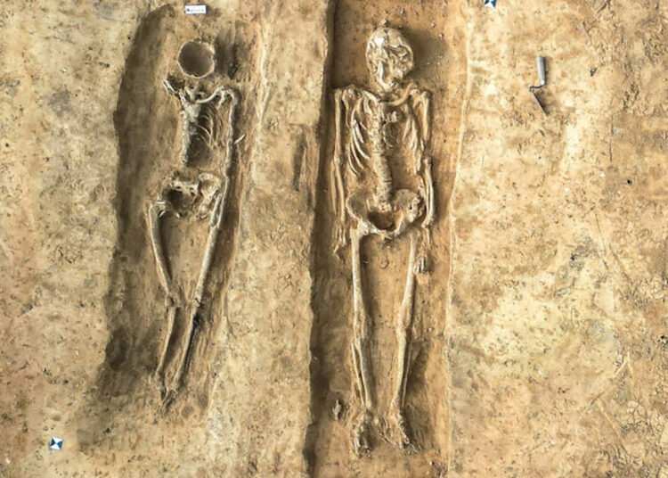 Sepultura medieval revela diferencias religiosas de una pareja