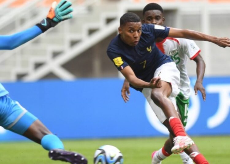 El jugador de la selección de Francia denunciado por mala inclusión fue suspendido del Mundial Sub 17