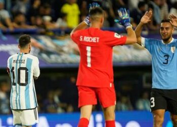 Uruguay vence 2-0 a Argentina y se coloca segundo en las Eliminatorias rumbo al Mundial