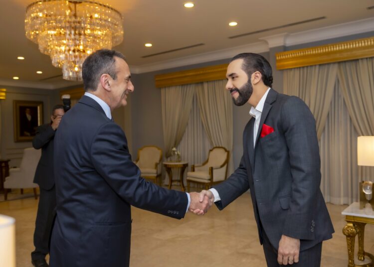 Presidente Bukele se reúne con asesor de seguridad del Gobierno de EE.UU.