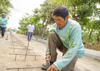Mejoramiento de calle rural del caserío Cocobano de San Rafael Cedros, tiene un 80% de avance, informa la DOM