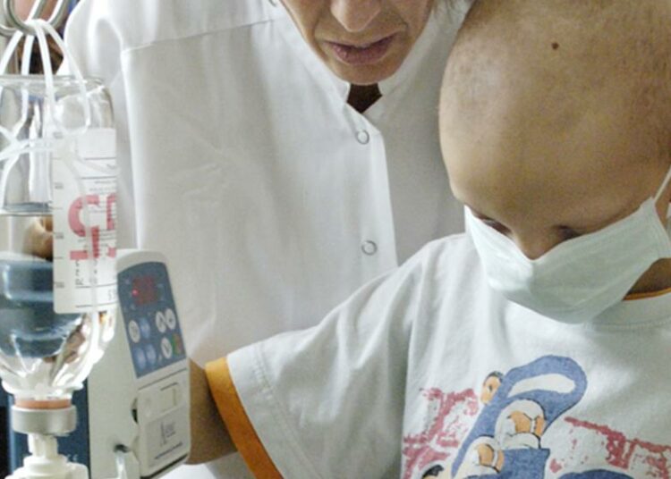 La tasa de mortalidad por cáncer es mayor en niños hispanos y afroamericanos, según un informe de EEUU