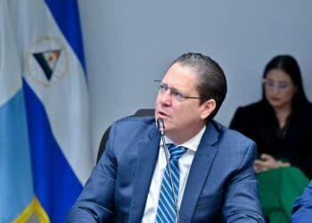 Funcionarios de autónomas exponen proyectos 2024 ante Comisión de Hacienda