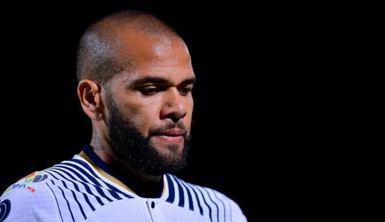 La presunta víctima de Dani Alves no renuncia ahora a la indemnización