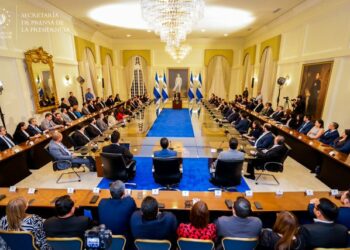 Presidente Bukele pide al fiscal general investigue a todo su gabinete, y anuncia la creación del Centro de Confinamiento de la Corrupción