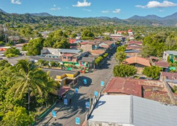 DOM renueva calles del colonial y turístico municipio de Nahuizalco