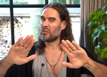 Russell Brand es interrogado por la policía por presuntos delitos sexuales