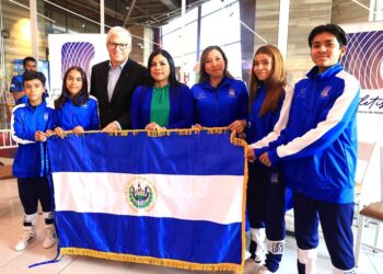 Selección recibe el pabellón para el Campeonato Centroamericano de Atletismo U-13 y U-15