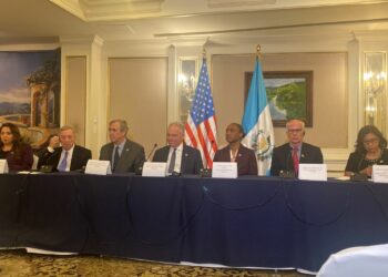 Delegación del Congreso de EEUU visita Guatemala en momentos “de oportunidad y gran peligro”