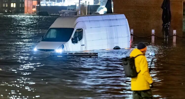 Alemania sufre por el azote de la tormenta Zoltan