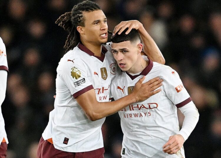 Manchester City venció a Everton y vuelve a luchar por el título de Premier League