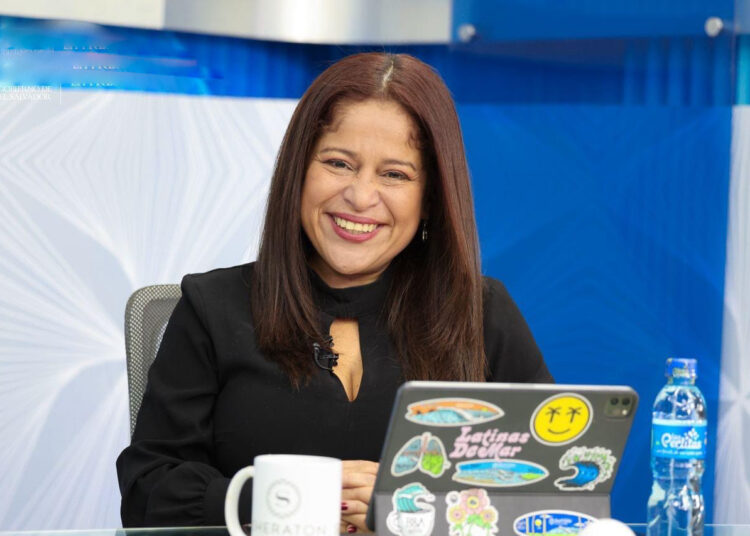 Ministra de Turismo destaca cifra de visitantes al país y prevé ingreso de 313,000 turistas en diciembre