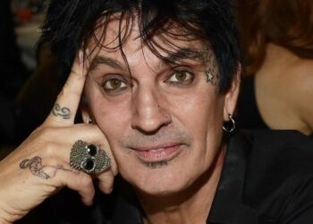 Tommy Lee, baterista de Mötley Crüe, es demandado por supuesto abuso sexual