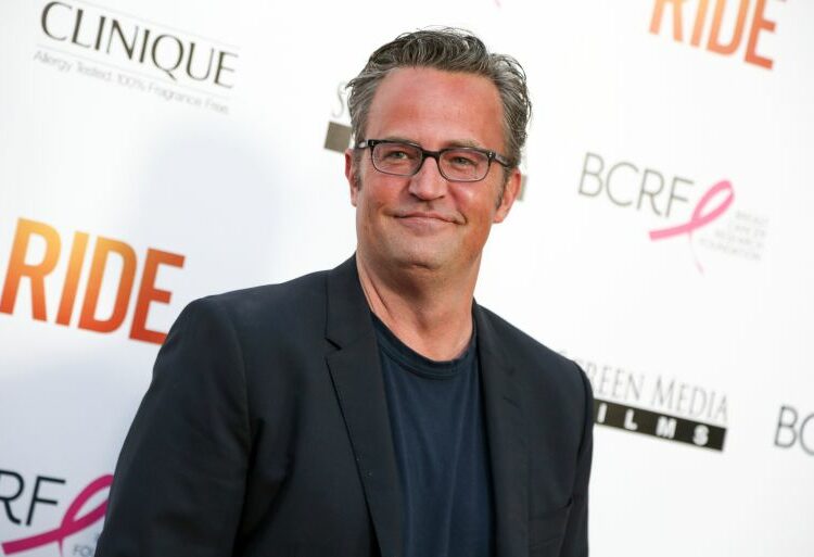 Ex novia de Matthew Perry pidió que los médicos que le dieron al actor la dosis de ketamina sean investigados