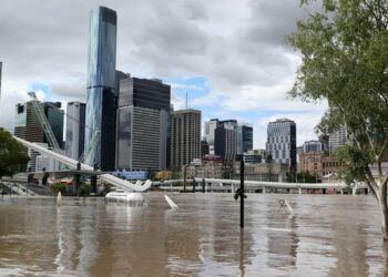 Dos muertos y más de 120.000 personas sin electricidad tras las fuertes tormentas en Australia