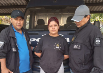 Mujer de 20 años fue capturada al intentar extorsionar con $25 a una persona en Quezaltepeque