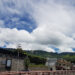 Viernes con cielo despejado a medio nublado, ambiente cálido y algunas posibilidades de lluvia en la cordillera volcánica