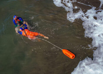 Autoridades llevaron a cabo simulacro de salvamento acuático en la Playa El Tunco