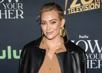 Hilary Duff, embarazada, ya no cabe en sus jeans