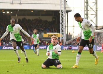 El Liverpool remonta en casa del Crystal Palace