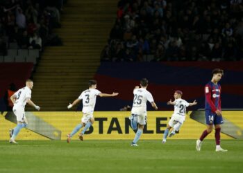 Girona venció 4-2 a Barcelona y es líder absoluto del torneo