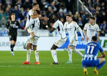 Real Madrid vence al Alavés y cerrará el año como líder de LaLiga
