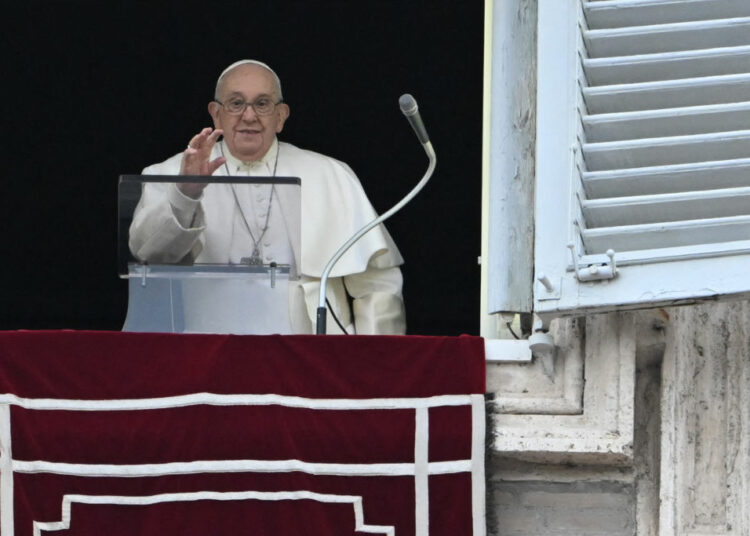 El Papa pide no confundir la Navidad con el consumismo