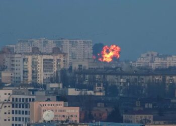 Al menos 12 muertos y más de 70 heridos dejó una oleada de ataques rusos en Ucrania