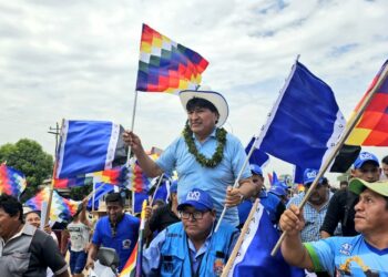 Evo Morales desconoce el fallo del Tribunal Constitucional de Bolivia y asegura que sigue habilitado
