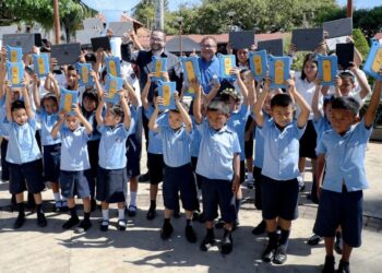 Instalan internet satelital en Nahuizalco y San Julian, Sonsonate