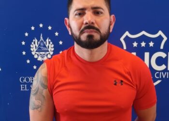 Autoridades realizaron allanamientos en propiedades de sujeto procesado por estafa y hurto de identidad