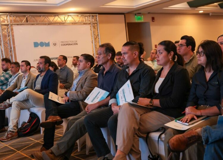 Empresarios costarricenses se interesan en proyectos de construcción de la DOM