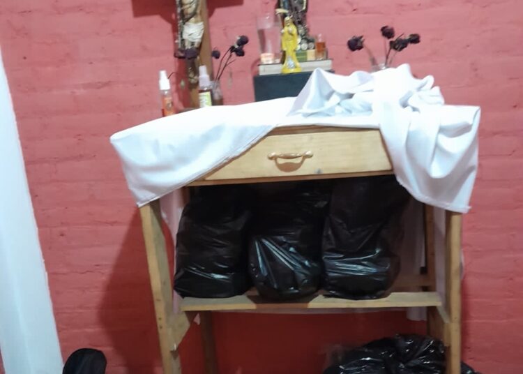 Fiscalía ordenó allanamiento en vivienda de sujeto que almacenaba paquetes de droga