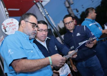 Autoridades verifican que estaciones de servicio apliquen disminución de los precios del combustible