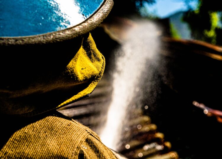 Mujer muere en un incendio en mercado municipal de Ahuachapán