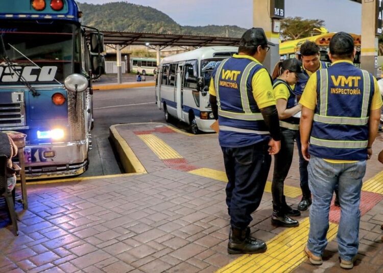 Autoridades instalan control al transporte colectivo en terminal Nuevo Amanecer