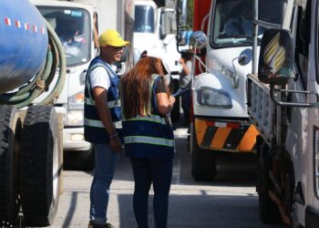 Autoridades instalaron control vehicular al transporte de carga