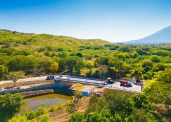 Pavimentación del puente en el río Taisihuat de San Miguel finalizará en enero 2024