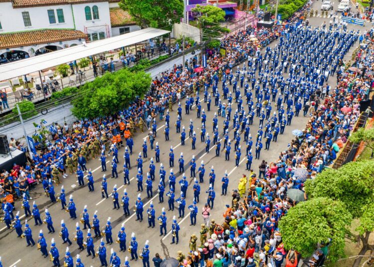 El Salvador realizará por primera vez un mega desfile de Año Nuevo
