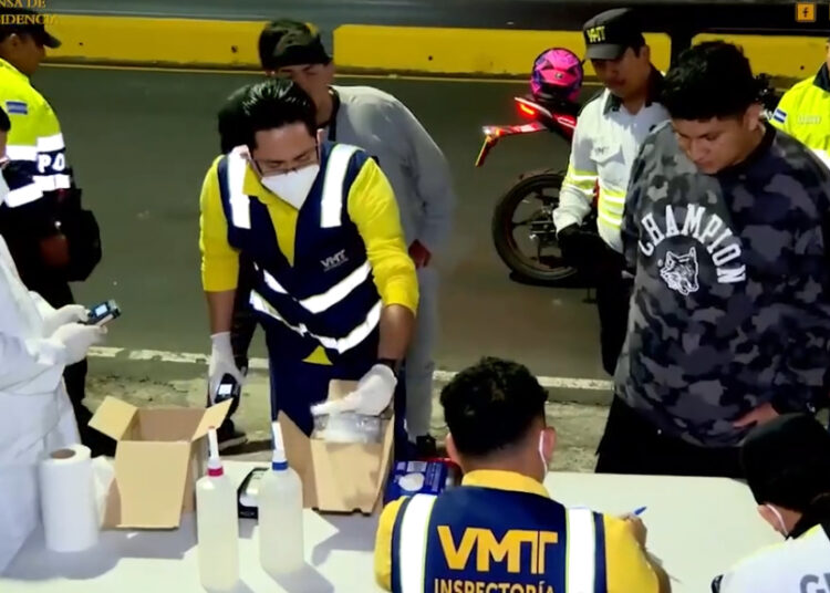 Autoridades instalan controles antidopaje en diferentes puntos de San Salvador