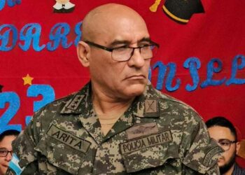 Cae director de cárcel en Honduras con dinero para pandillas