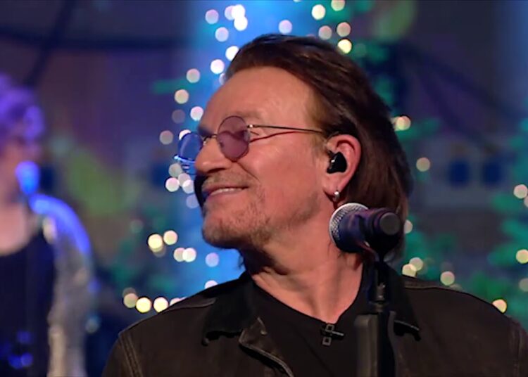 U2 interpretó “Christmas (Baby Please Come Home)” por primera vez en casi 40 años