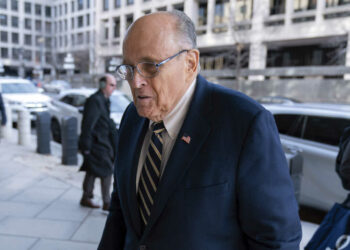 Giuliani, aliado de Trump, se declara en quiebra tras sentencia en su contra de 148 millones dólares