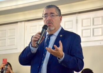El presidente electo Bernardo Arévalo renuncia al Movimiento Semilla un mes antes de asumir la presidencia de Guatemala